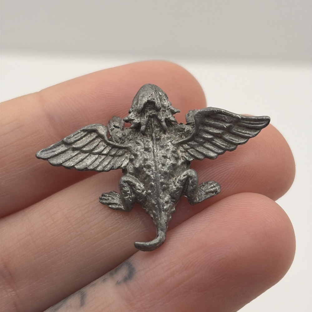 Lizard With Wings Pewter Silver Tone Animal Lapel Hat Pin